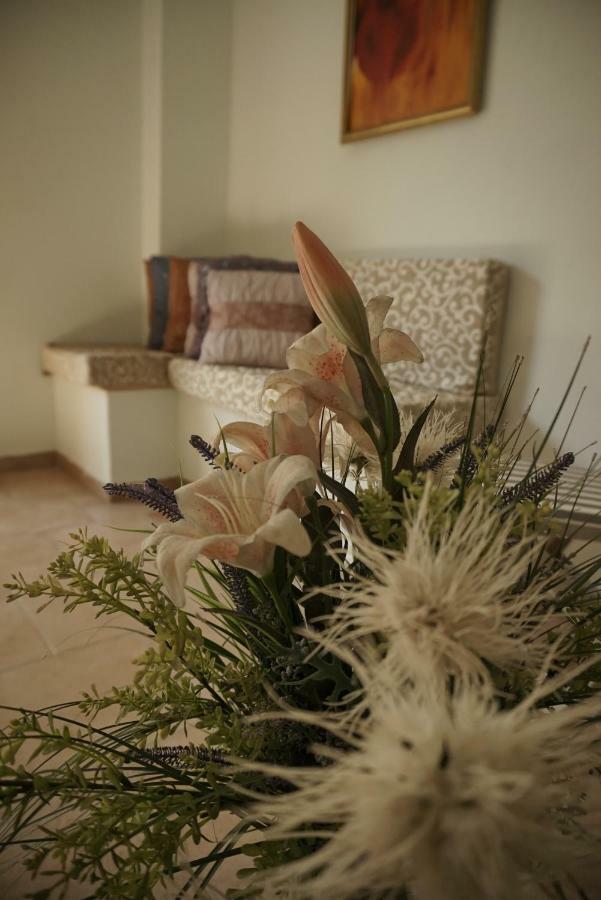 J&B Countryside Life Apartment Agios Matthaios  Exterior photo